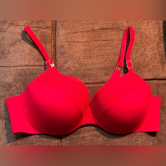 NWOT Incredible by Victoria Secret, Demi Bra, 38B. - Picture 1 of 10